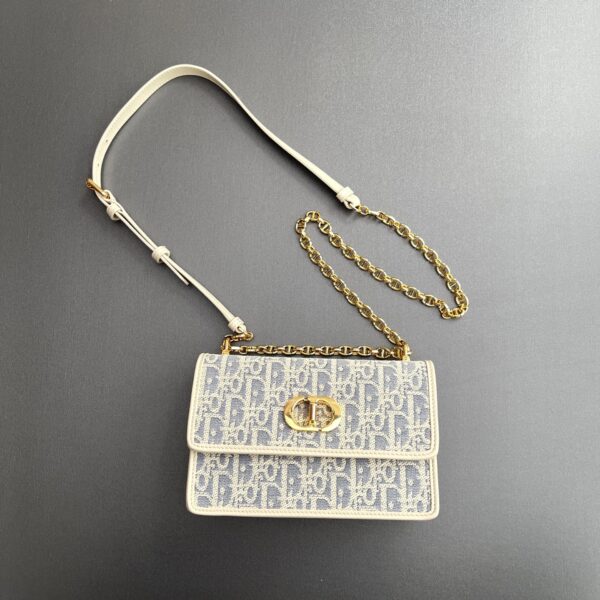 Luxury Vintage Letter Printed Crossbody Bag Ladies Versatile Chain Pu Leather Shoulder Bag Small Square Armpit Bag For Woman