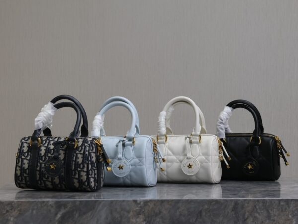 Wholesale Luxury Printed PU Leather Handbag for Women Fashionable Wear Resistant Pillow Shape Chain Bag