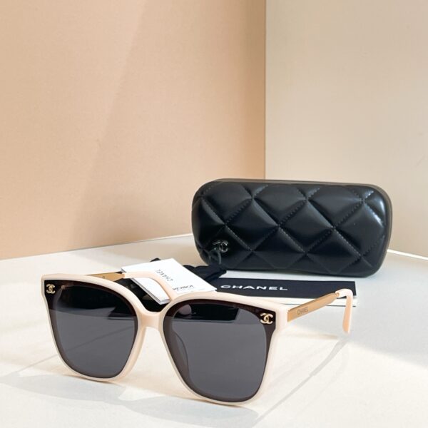 Chanel   CH3865