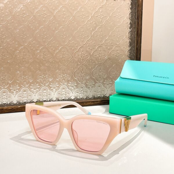 Tiffany  TF4218F