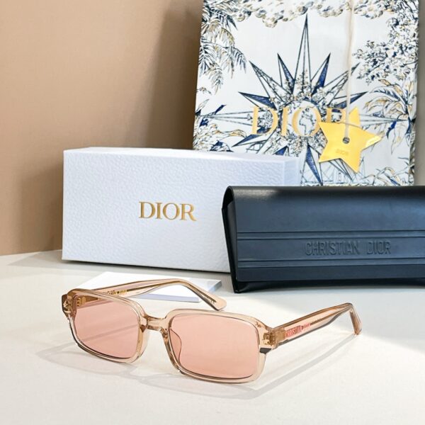 Dior MODEL：Dior Pacific S3F