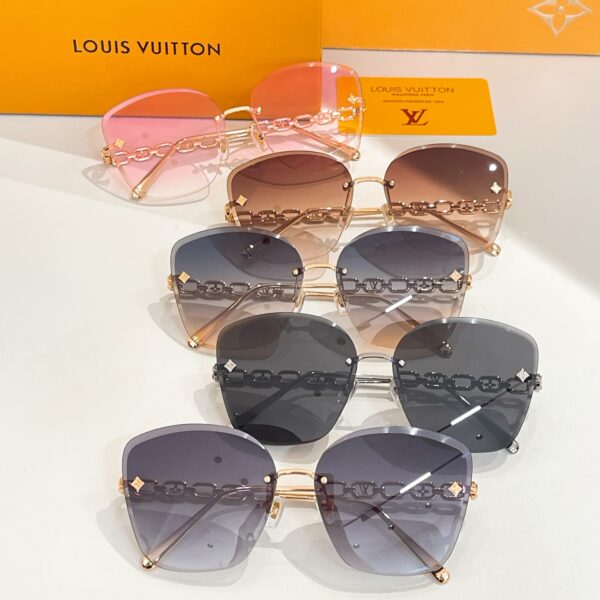 Louis  Vuitton   Z2665U