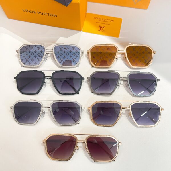 Louis Vuitton    Z1318