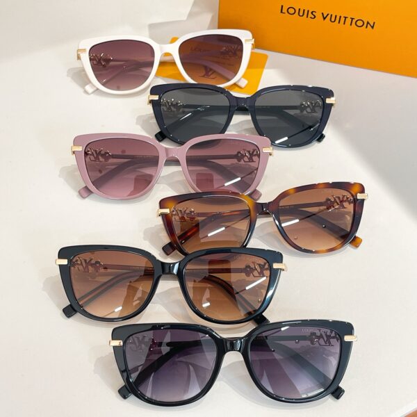 Louis  Vuitton    Z1873