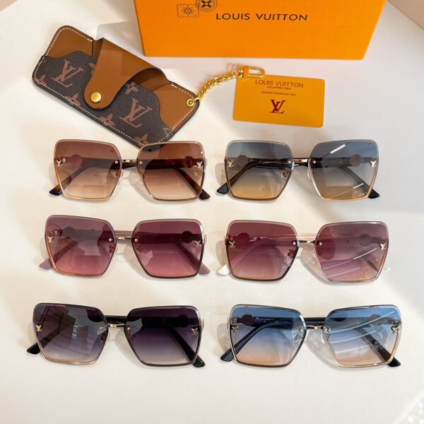 Louis  Vuitton    Z1874