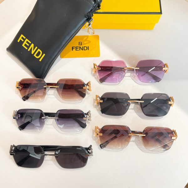 Fendi   FE4102