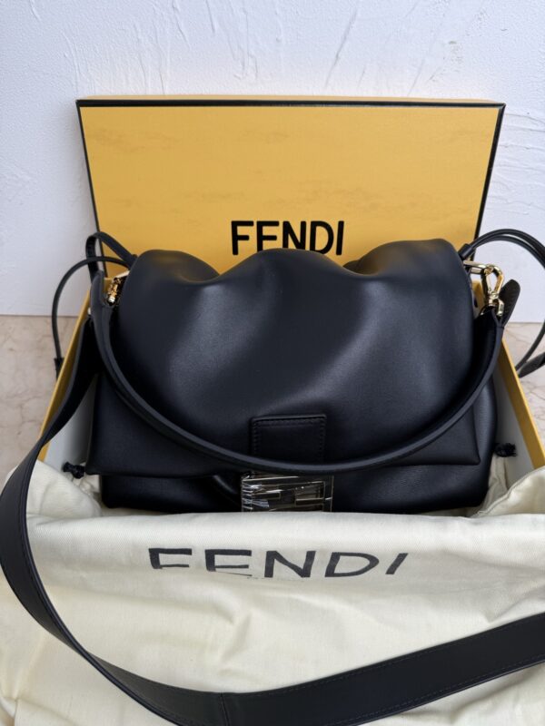 2025 Spring/Summer Mamma Baguette Soft Leather Baguette Bag
