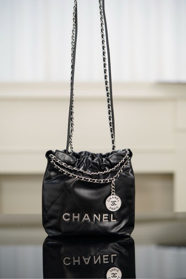 Wholesale and retail Chanel Hobo bag medium caviar leather chain adjustable